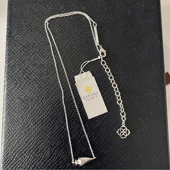 Kendra Scott Steph Necklace - Picture 3 of 5